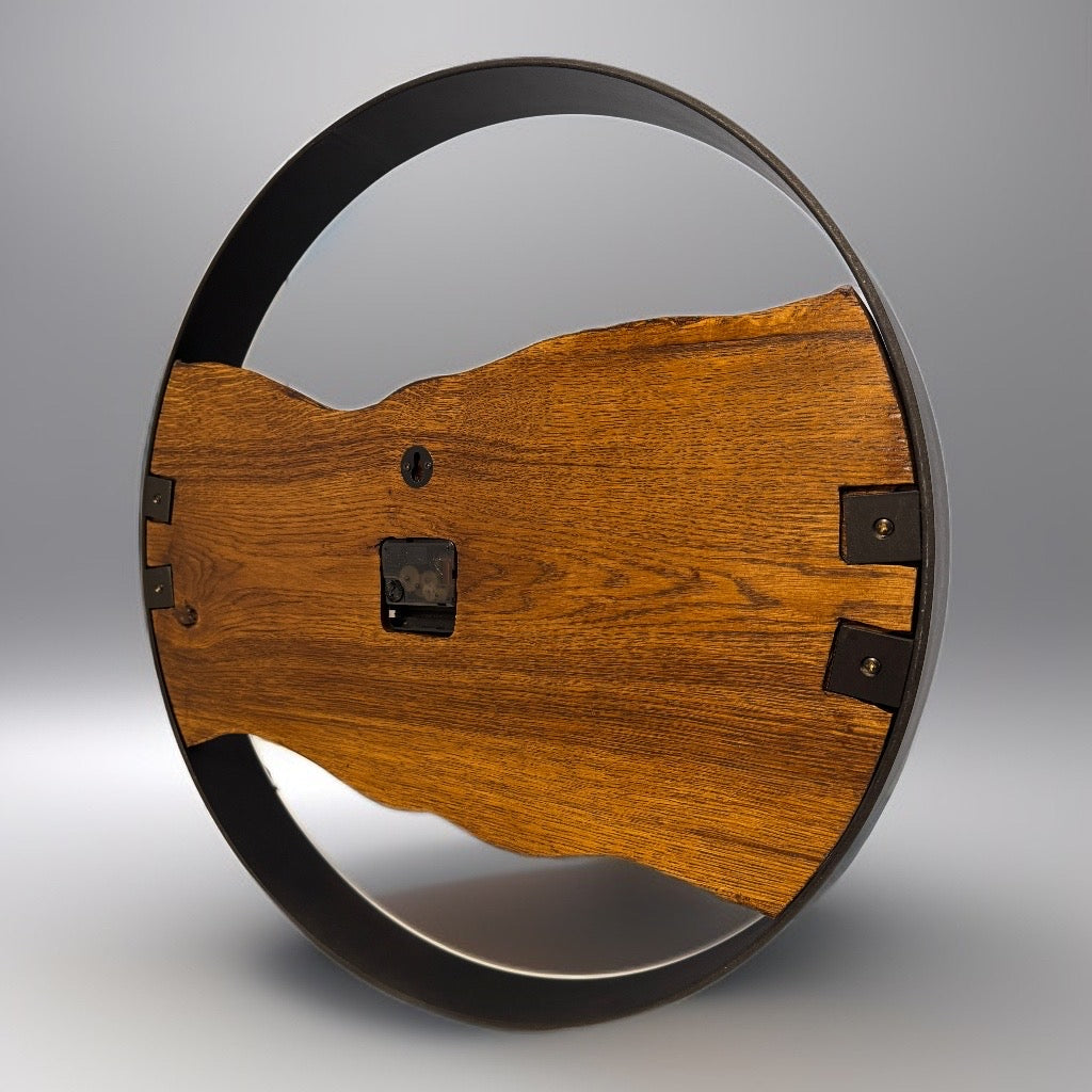 Design Wanduhr aus Eiche & Stahl – Handgefertigtes Unikat (55 cm)